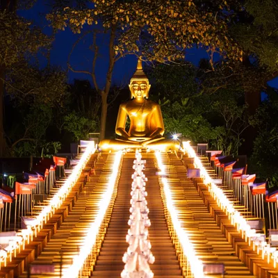 仏誕節（ヴィサカ・ブーチャ）